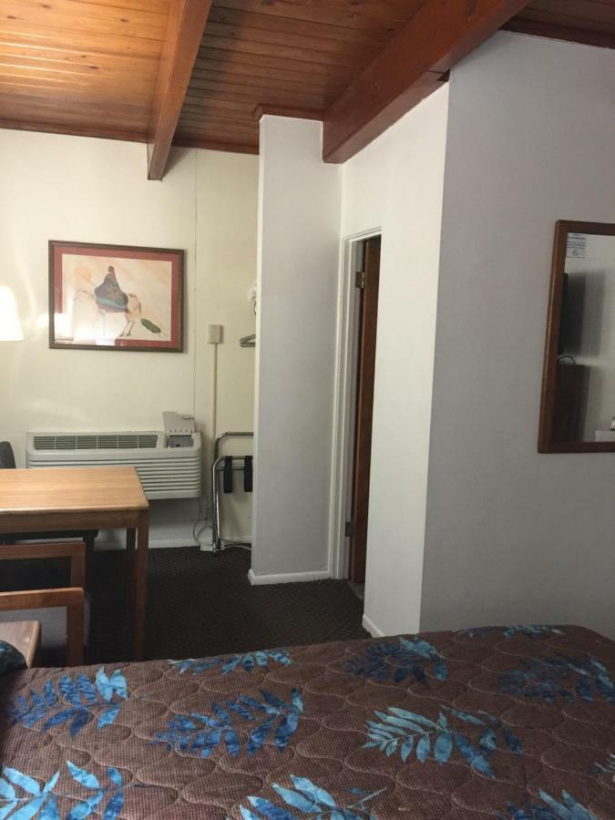 Lazy U Motel Рапид Сити Екстериор снимка