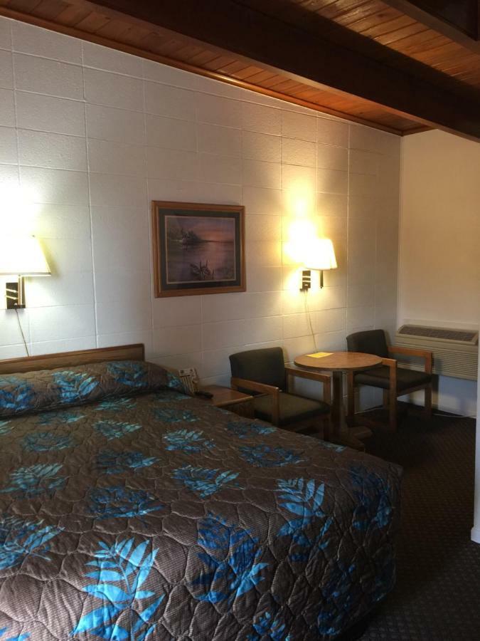 Lazy U Motel Рапид Сити Екстериор снимка